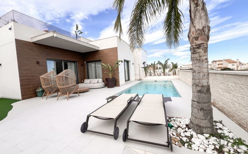 Reventa - Villa -
San Miguel de Salinas - Inland