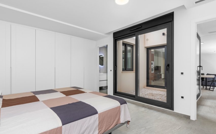 Reventa - Villa -
San Miguel de Salinas - Inland