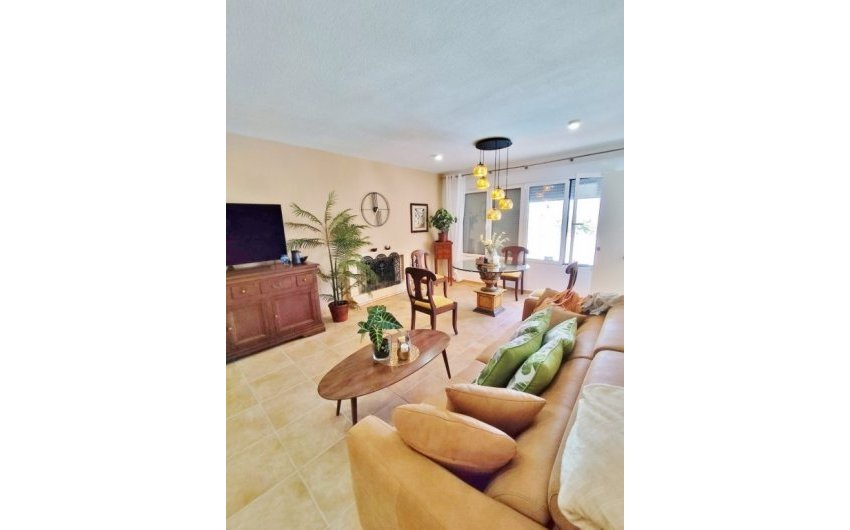 Reventa - Villa -
San Miguel de Salinas - Inland