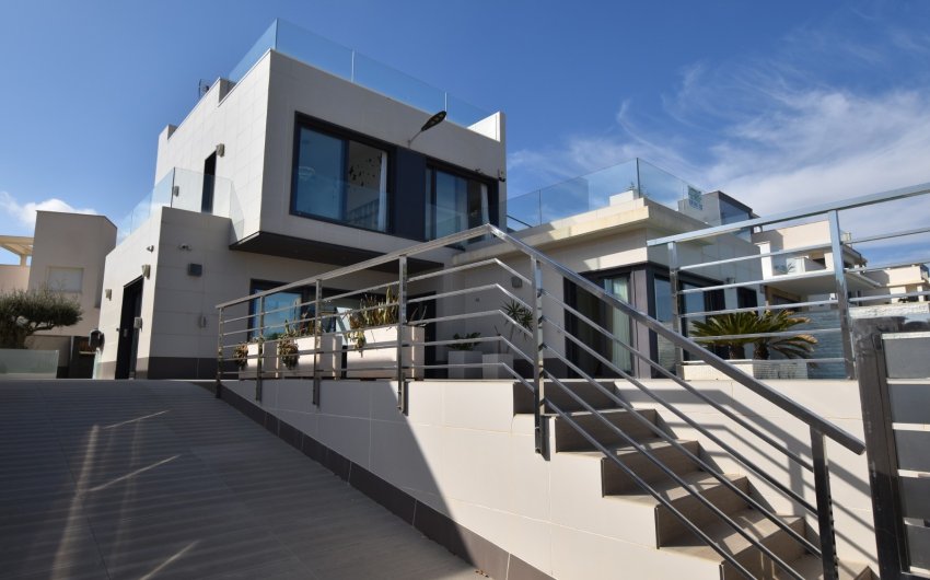 Reventa - Villa -
San Miguel de Salinas - Inland