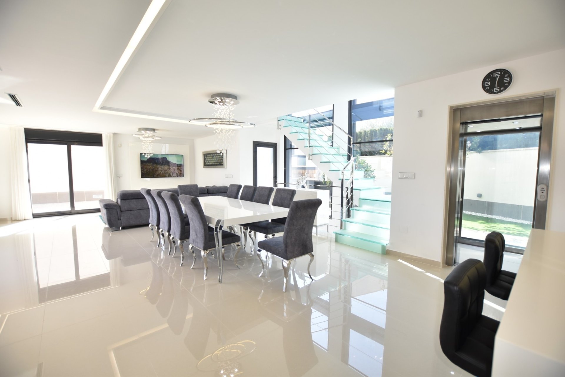 Reventa - Villa -
San Miguel de Salinas - Inland