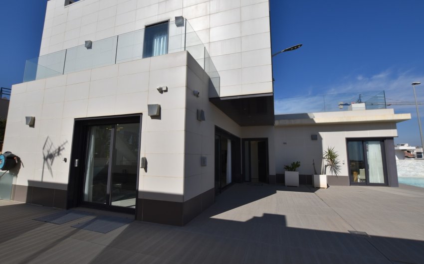 Reventa - Villa -
San Miguel de Salinas - Inland