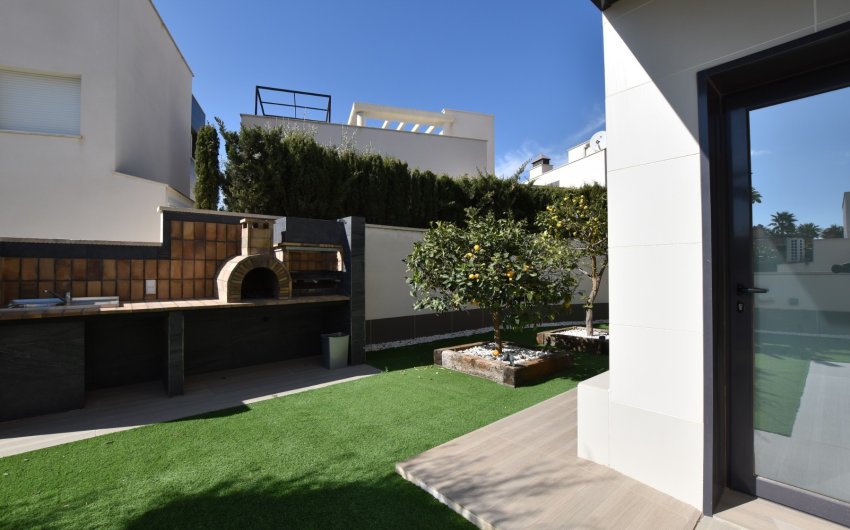 Reventa - Villa -
San Miguel de Salinas - Inland