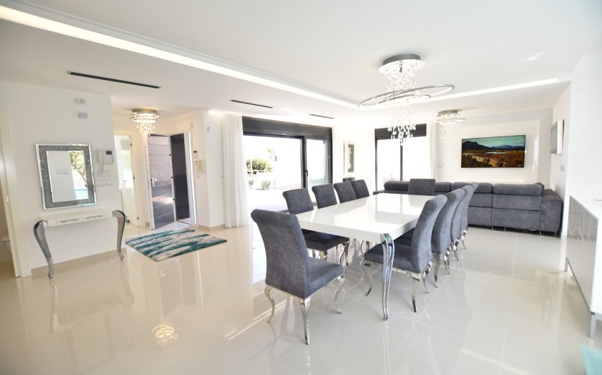 Reventa - Villa -
San Miguel de Salinas - Inland