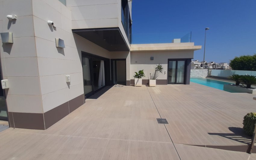 Reventa - Villa -
San Miguel de Salinas - Inland