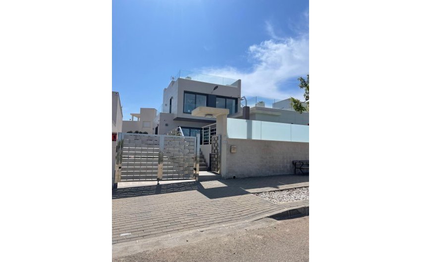 Reventa - Villa -
San Miguel de Salinas - Inland