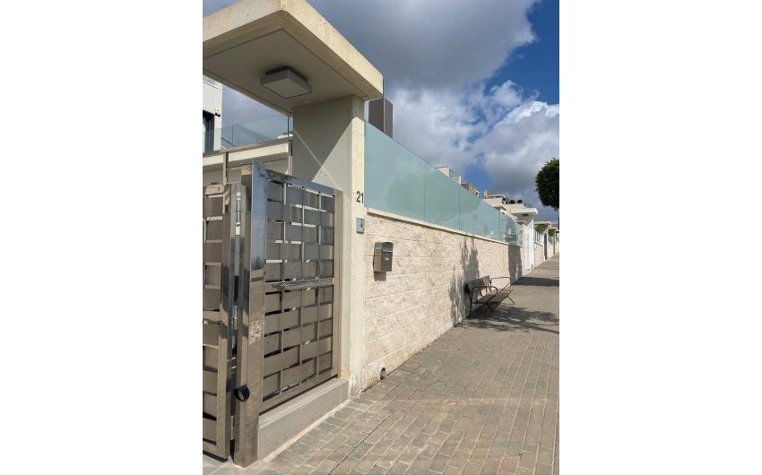 Reventa - Villa -
San Miguel de Salinas - Inland