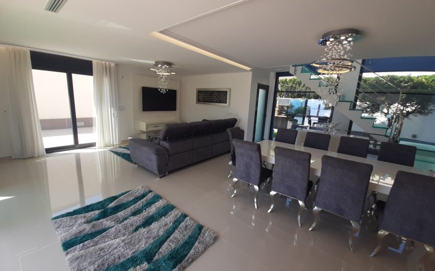 Reventa - Villa -
San Miguel de Salinas - Inland