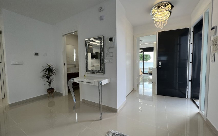 Reventa - Villa -
San Miguel de Salinas - Inland