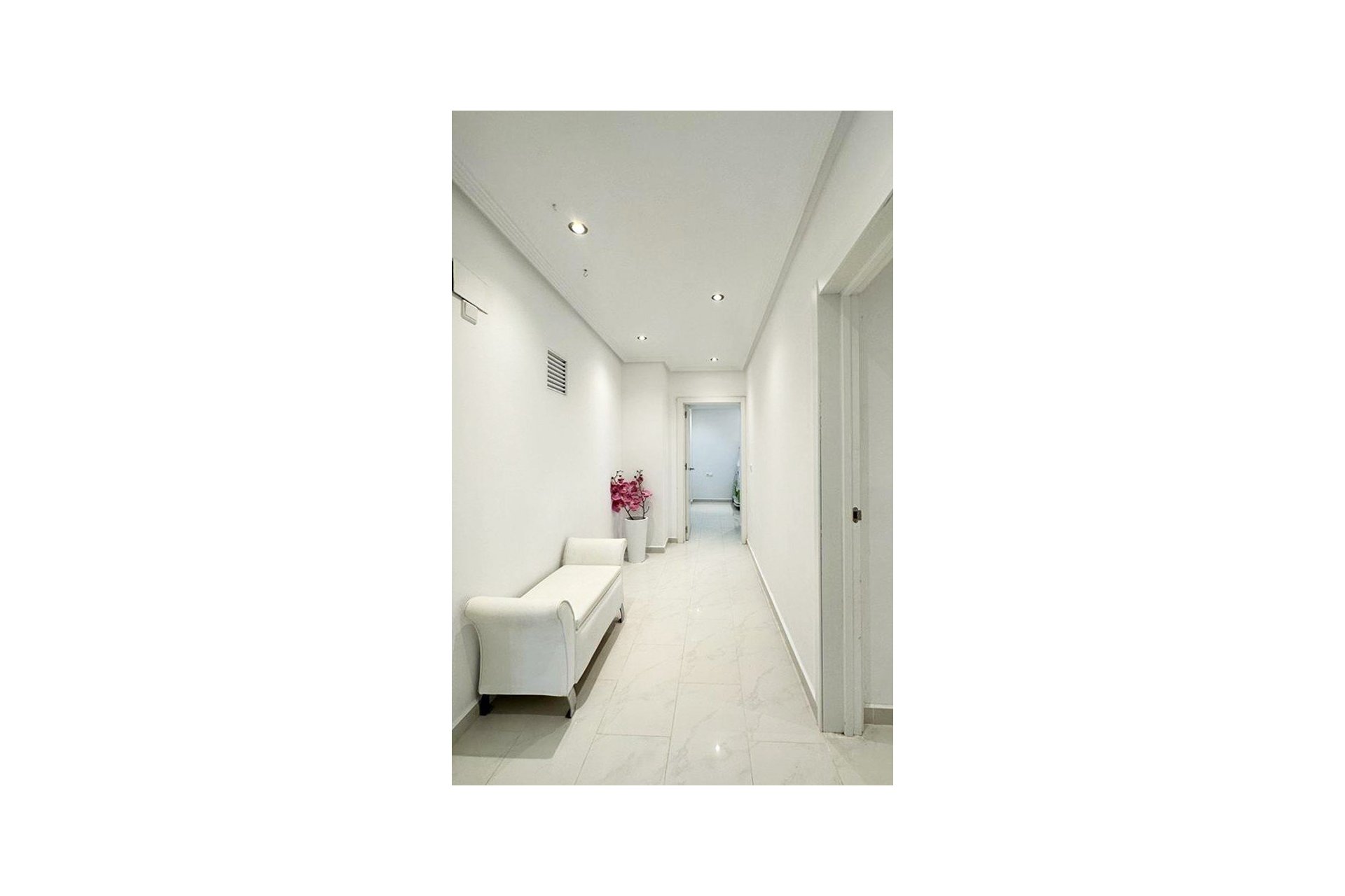 Reventa - Villa -
San Miguel de Salinas - Inland