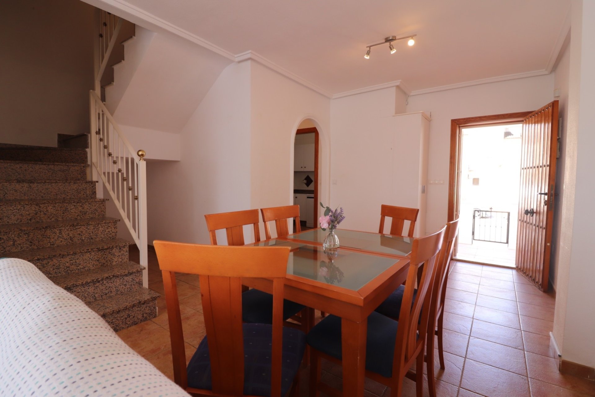 Reventa - Villa -
San Miguel de Salinas - Lake View Mansions
