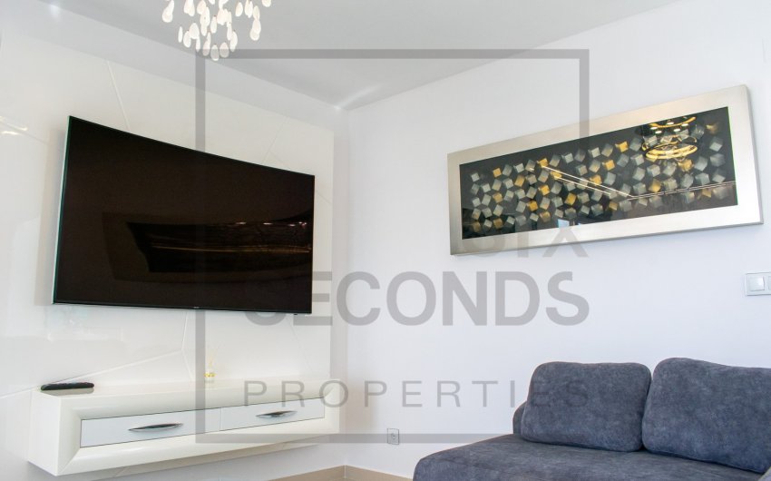 Reventa - Villa -
San Miguel de Salinas - Urbanizaciones