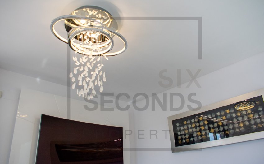 Reventa - Villa -
San Miguel de Salinas - Urbanizaciones