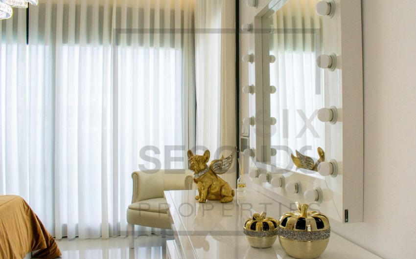 Reventa - Villa -
San Miguel de Salinas - Urbanizaciones