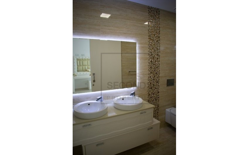 Reventa - Villa -
San Miguel de Salinas - Urbanizaciones