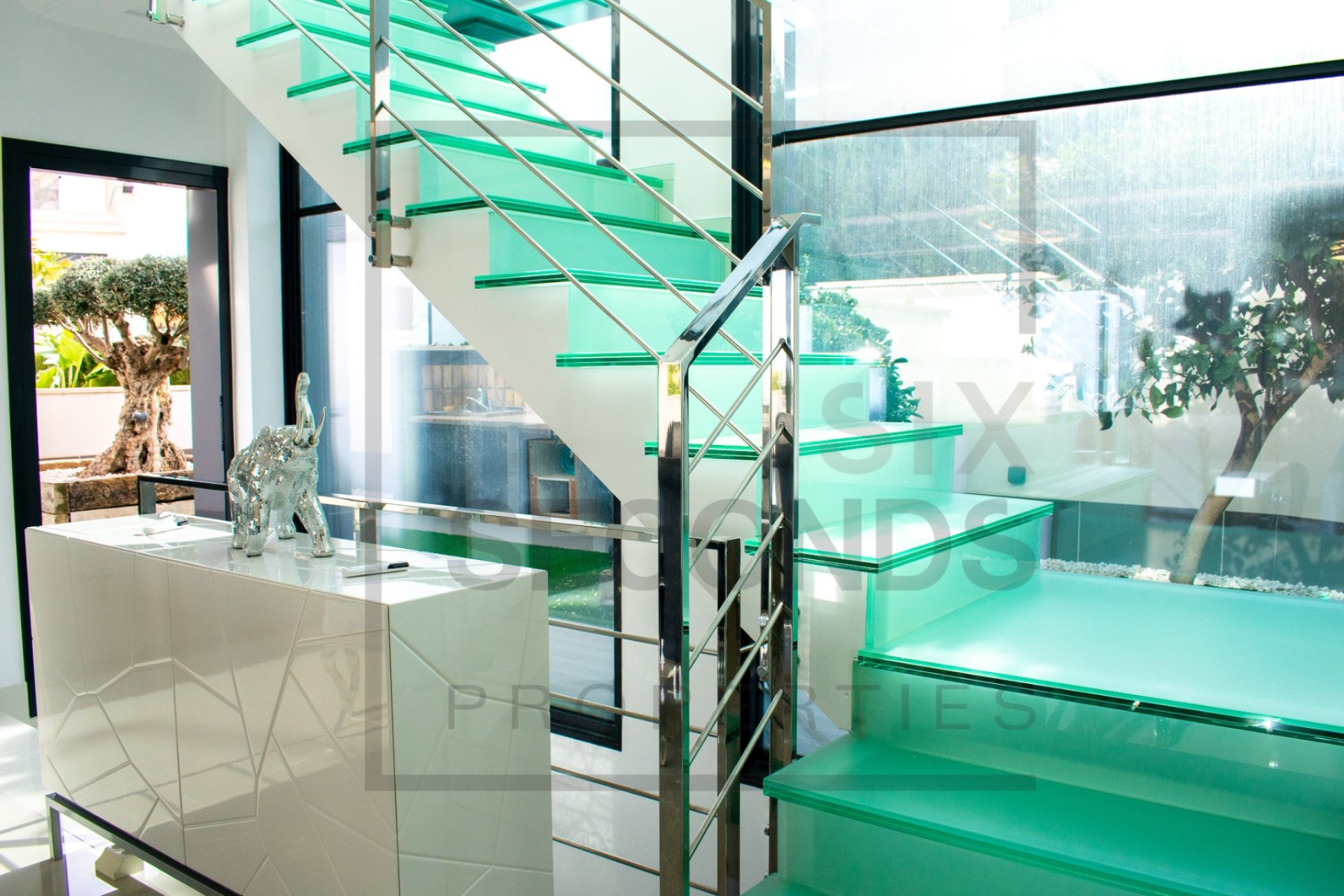 Reventa - Villa -
San Miguel de Salinas - Urbanizaciones