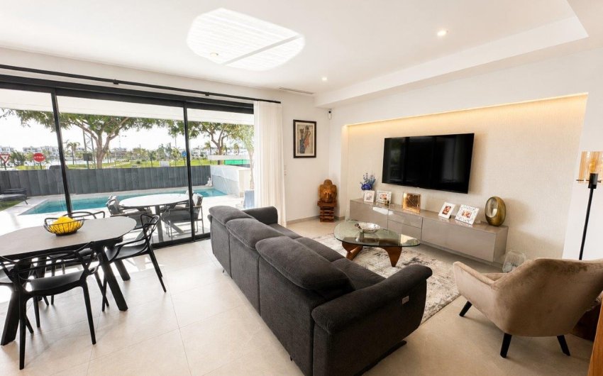 Reventa - Villa -
Santa Rosalia Resort - Inland