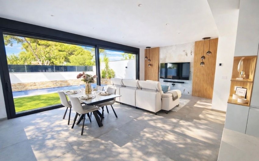 Reventa - Villa -
Santiago de la Ribera