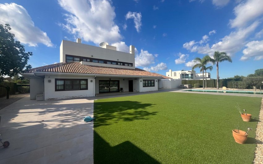 Reventa - Villa -
Sucina - Inland