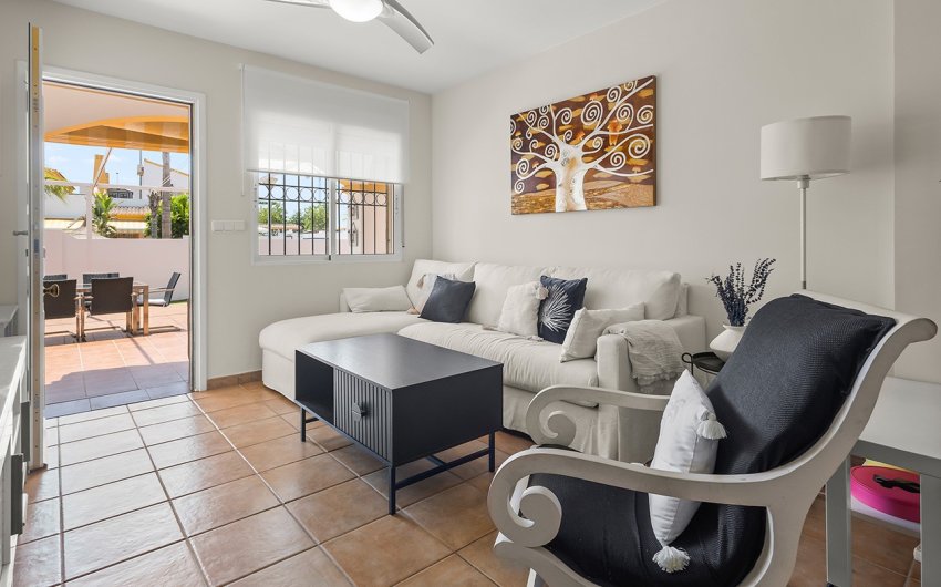 Reventa - Villa -
Torre de la Horadada - Pueblo Latino