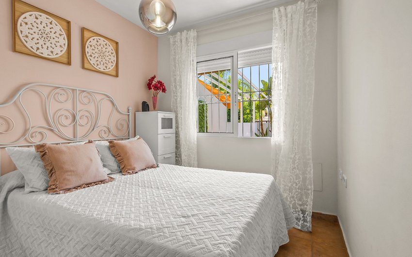 Reventa - Villa -
Torre de la Horadada - Pueblo Latino