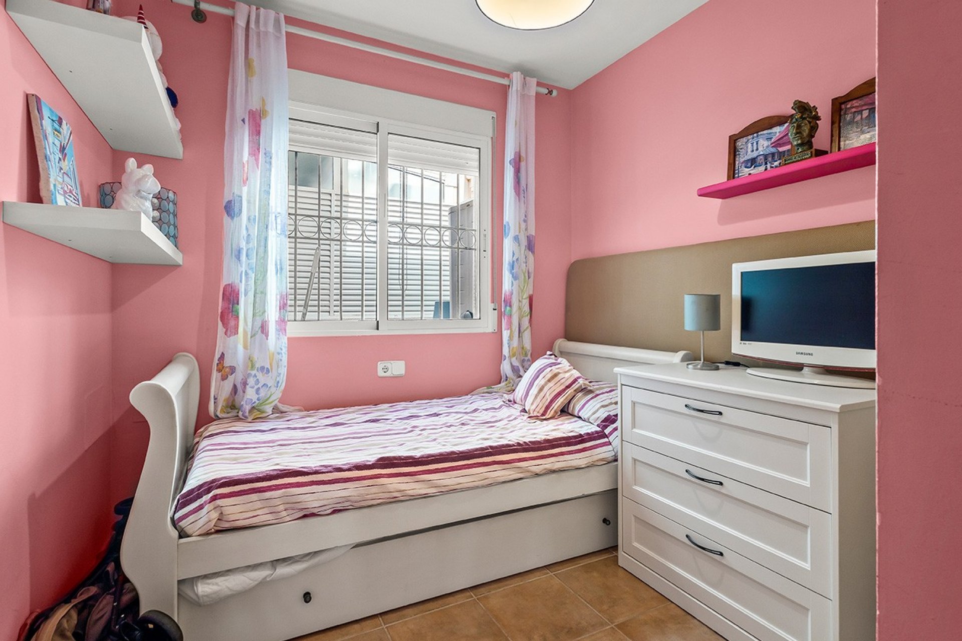 Reventa - Villa -
Torre de la Horadada - Pueblo Latino