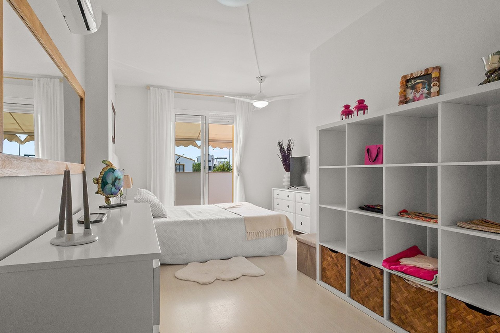 Reventa - Villa -
Torre de la Horadada - Pueblo Latino