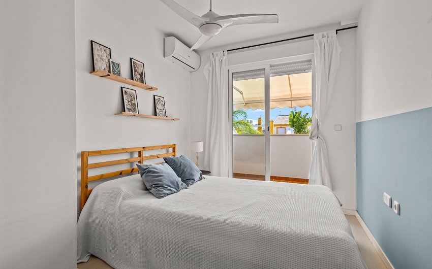 Reventa - Villa -
Torre de la Horadada - Pueblo Latino