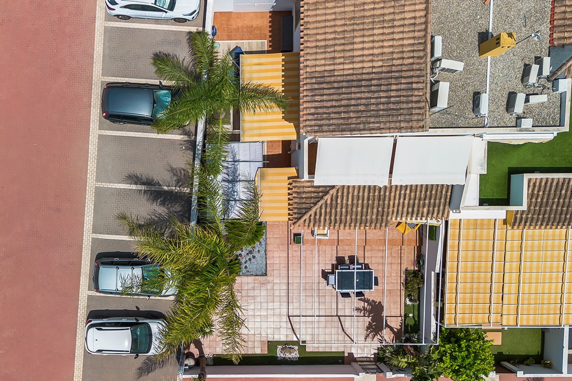 Reventa - Villa -
Torre de la Horadada - Pueblo Latino