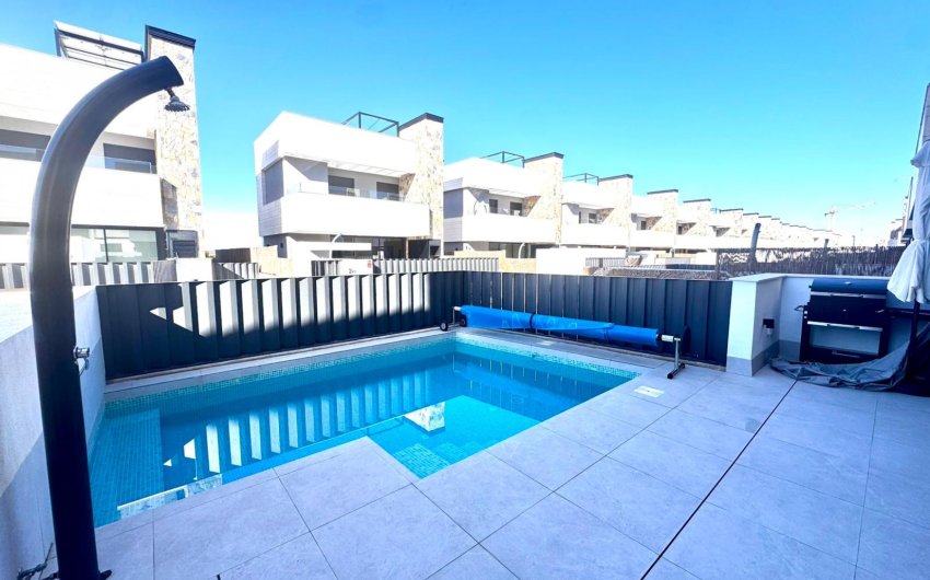 Reventa - Villa -
Torre Pacheco - Inland