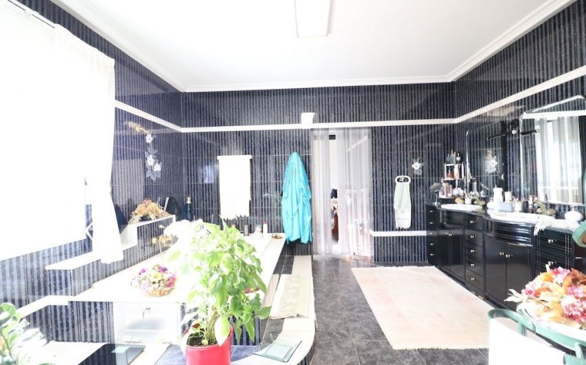 Reventa - Villa -
Torrevieja - Costa Blanca