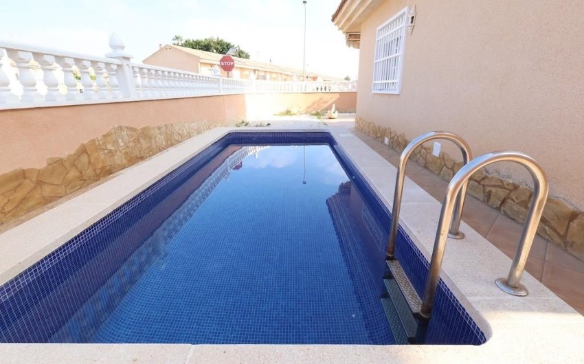 Reventa - Villa -
Torrevieja - Costa Blanca