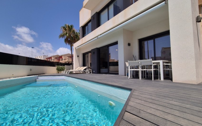 Reventa - Villa -
Torrevieja - Costa Blanca