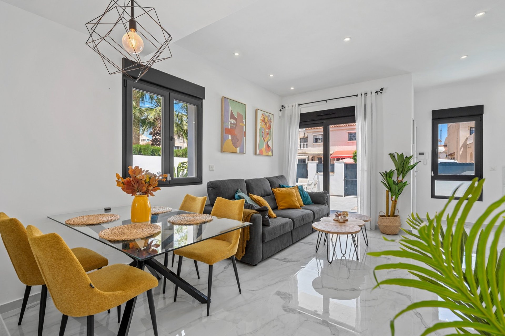 Reventa - Villa -
Torrevieja - Costa Blanca