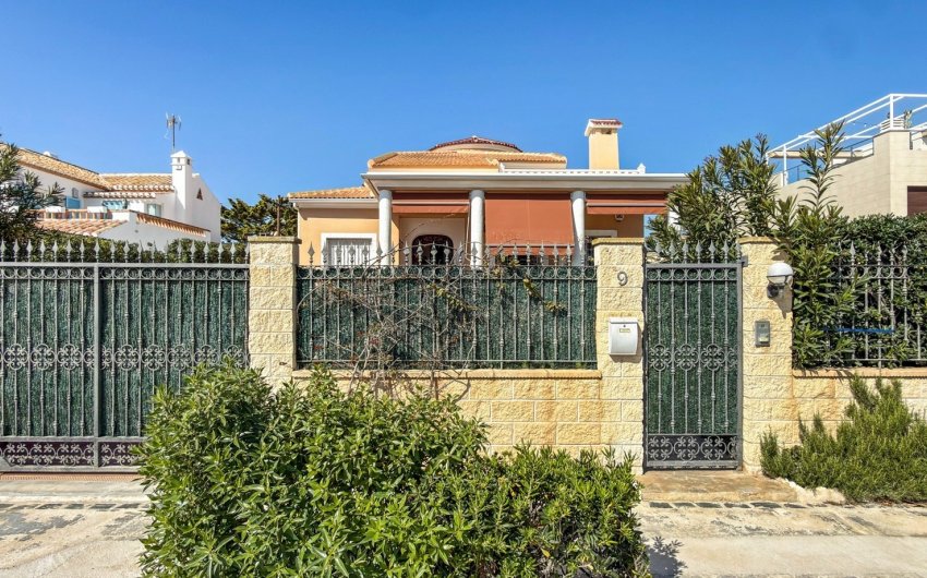 Reventa - Villa -
Torrevieja - Costa Blanca