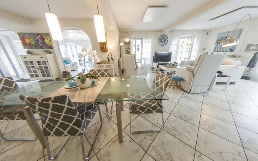 Reventa - Villa -
Torrevieja - Costa Blanca