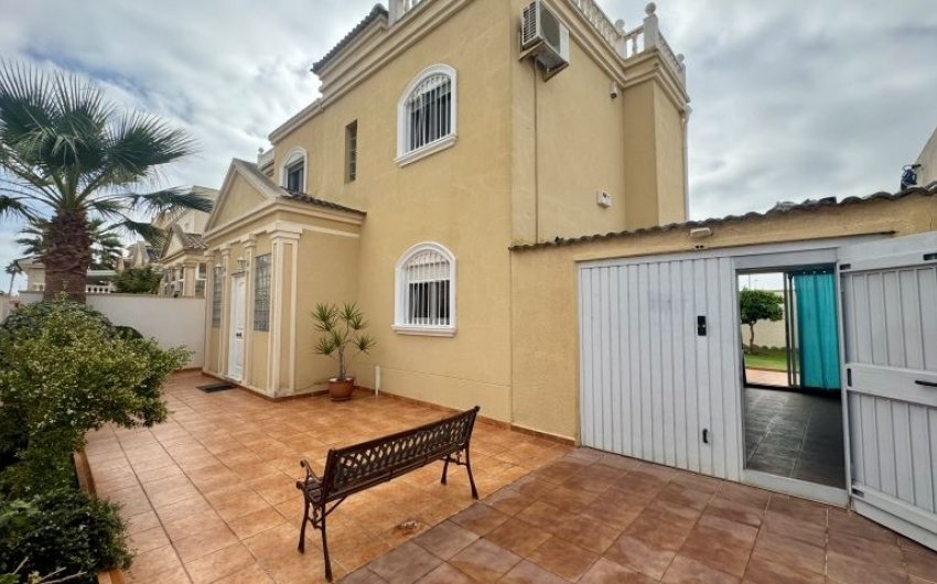 Reventa - Villa -
Torrevieja - Costa Blanca