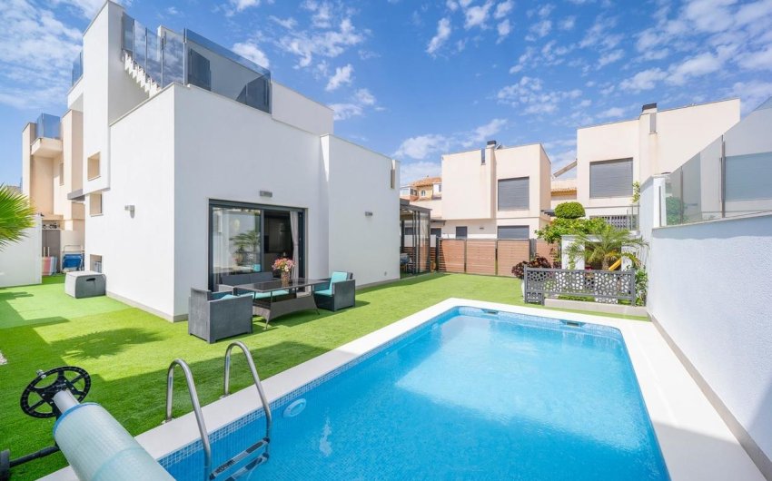 Reventa - Villa -
Torrevieja - Costa Blanca