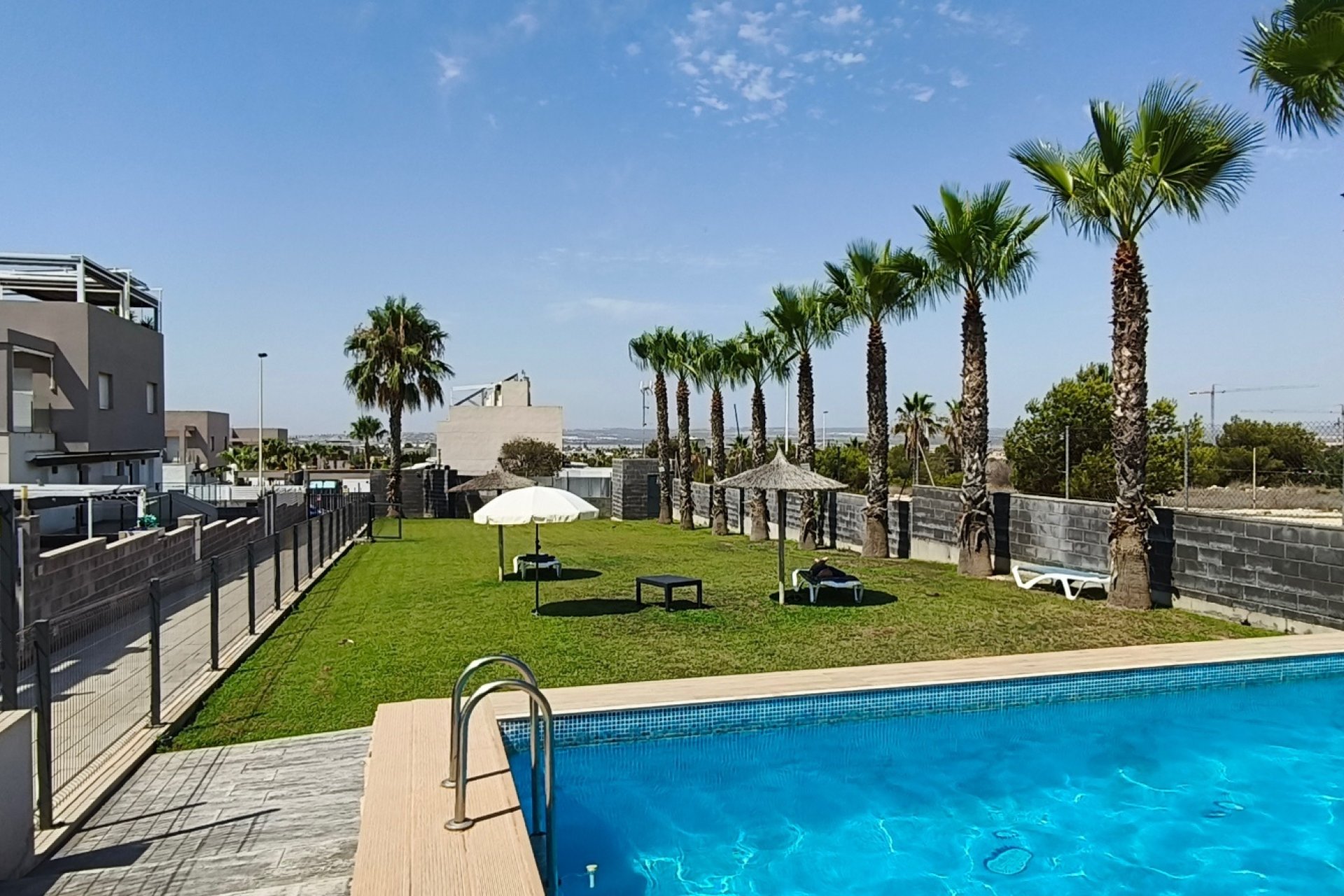 Reventa - Villa -
Torrevieja - Costa Blanca