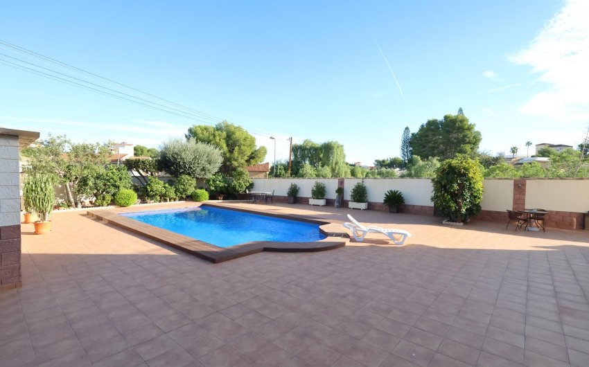 Reventa - Villa -
Torrevieja - Costa Blanca