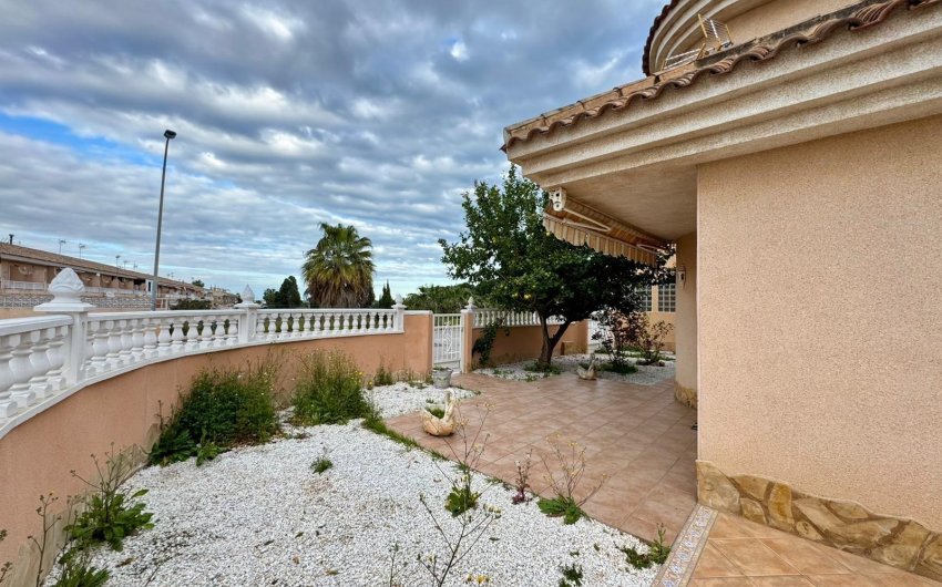 Reventa - Villa -
Torrevieja - Costa Blanca