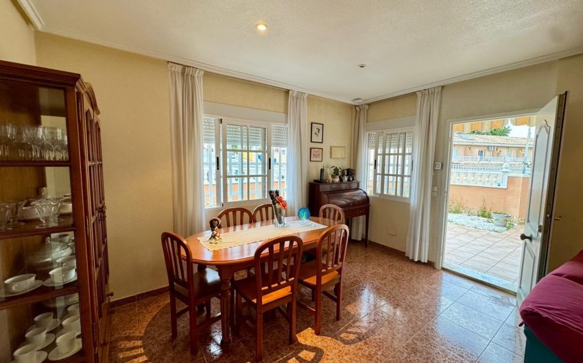 Reventa - Villa -
Torrevieja - Costa Blanca