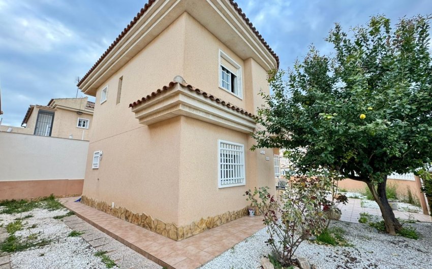 Reventa - Villa -
Torrevieja - Costa Blanca