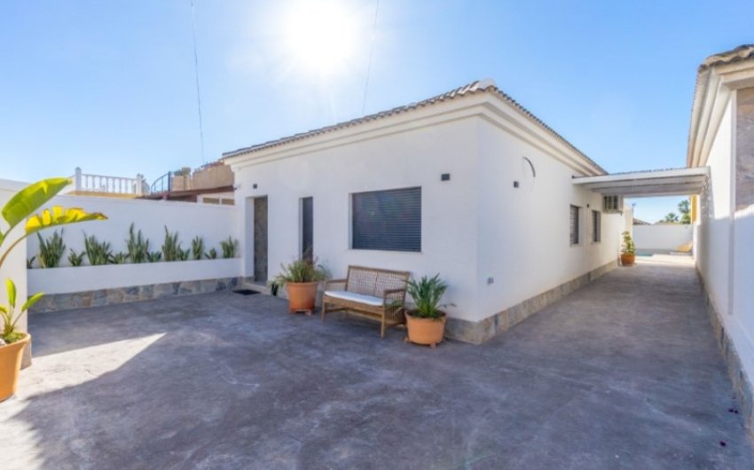Reventa - Villa -
Torrevieja - Costa Blanca
