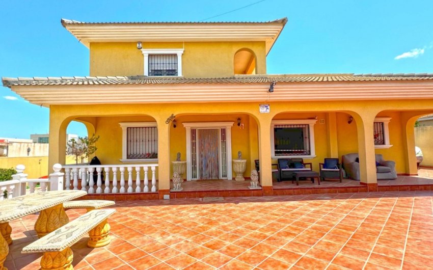 Reventa - Villa -
Torrevieja - Costa Blanca