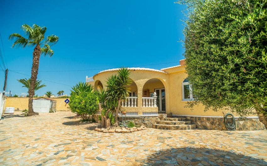 Reventa - Villa -
Torrevieja - Costa Blanca