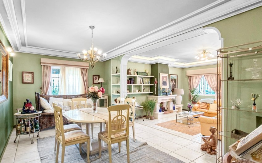 Reventa - Villa -
Torrevieja - Costa Blanca