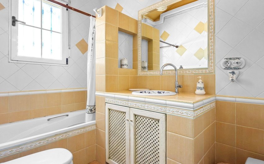 Reventa - Villa -
Torrevieja - Costa Blanca