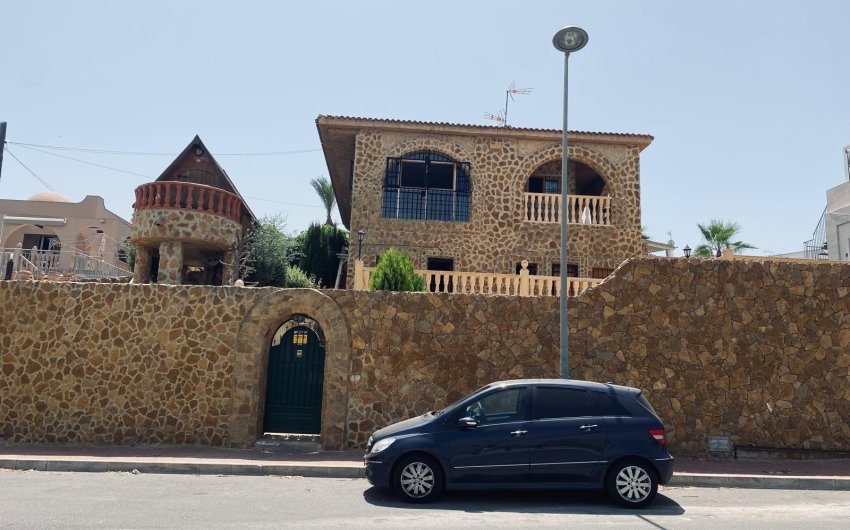 Reventa - Villa -
Torrevieja - Costa Blanca