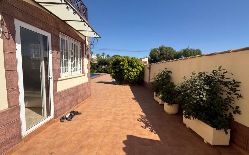 Reventa - Villa -
Torrevieja - Costa Blanca